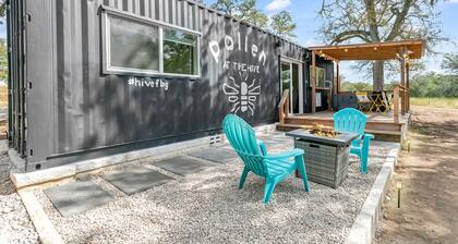 Pollen at the Hive, 1/1 | Private Hot Tub | Gas Fire Pit | Cornhole