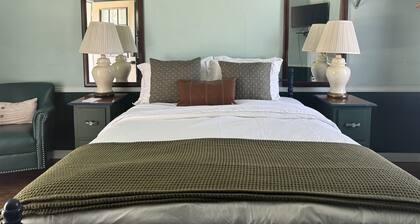 The Mesquite Room - The Ranch House Motel