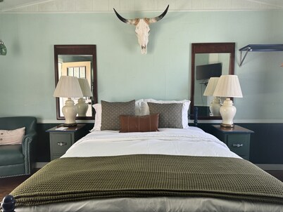 The Mesquite Room - The Ranch House Motel