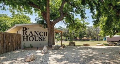 The Ranch House Motel - The Agarita Room