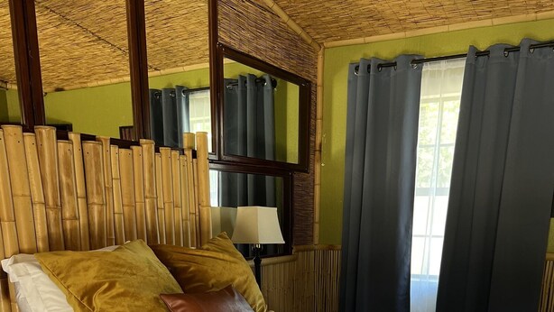 1 bedroom, WiFi, bed sheets - The Huisache Room - The Ranch House Motel (Christoval)