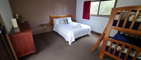 2 bedrooms, bed sheets