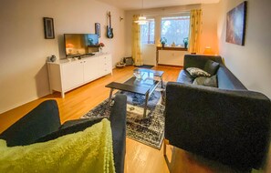 TV, DVD player - Beautiful apartment in Hyltebruk (Hyltebruk)