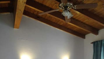 2 habitaciones, escritorio, wifi y ropa de cama