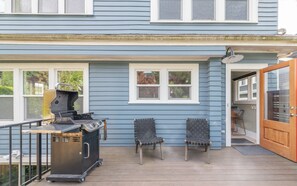 Outdoor dining - Emerald City Garden Home (Seattle)