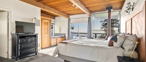 5 bedrooms, iron/ironing board, travel cot, free WiFi
