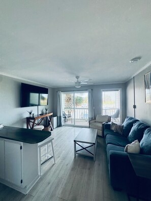 Flat-screen TV - Renovated Oceanfront, 1st Floor Condo! Pool & Fishing Pier! In the Heart of IOP! (Isle Of Palms)