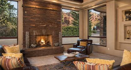 Sedona Luxury Retreat: Spacious 4BR home in Village of Oak Creek with stunning red rock views.