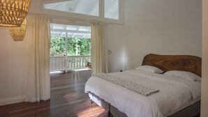 2 bedrooms, premium bedding, pillow-top beds, free WiFi - Casa Punta Uva (Cahuita)