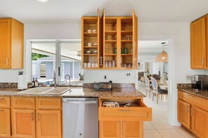 Fridge, microwave, oven, stovetop - 4 Bedroom Pool Home - Walk to the Beach! (West Palm Beach)