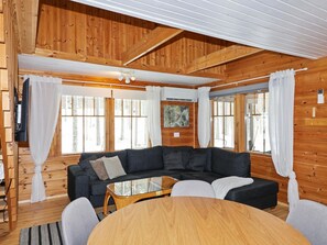 TV - Saukonpiilo 1 by Interhome (Pelkosenniemi)