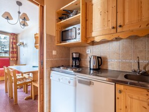 Fridge, microwave, dishwasher, coffee/tea maker