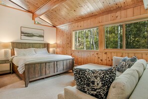 4 habitaciones, tabla de planchar con plancha, wifi y ropa de cama 