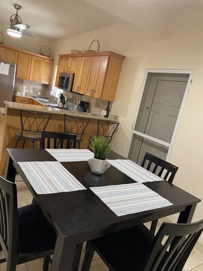 تناول الطعام