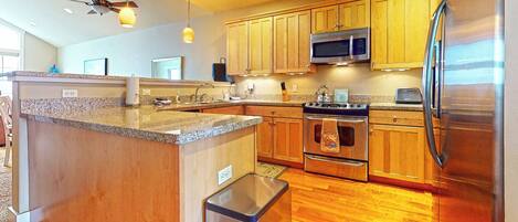 Frigorífico, microondas, horno y lavavajillas