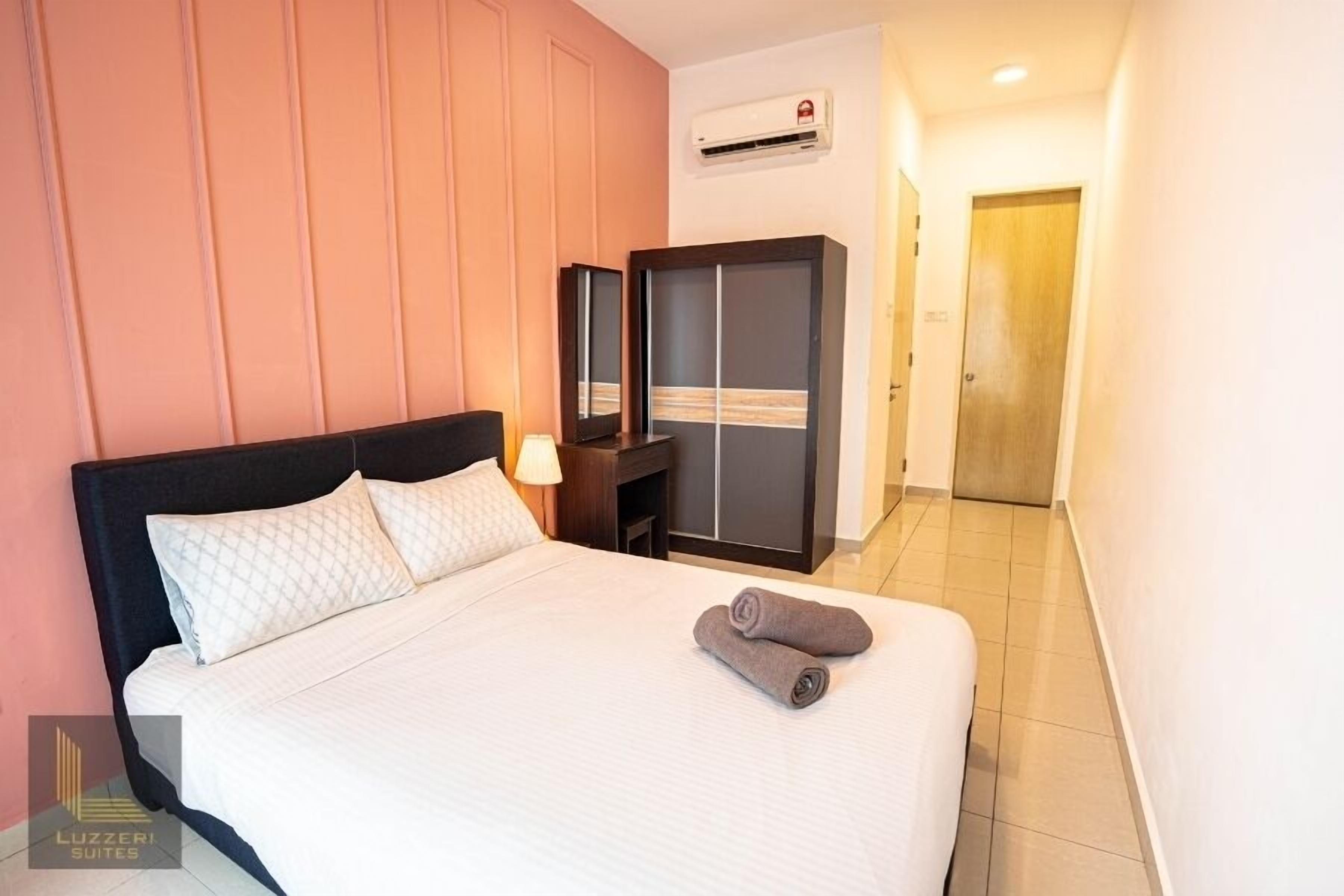 Departamento Premier, 3 habitaciones, vista a la ciudad | Edredón, decoración personalizada y muebles diferentes 