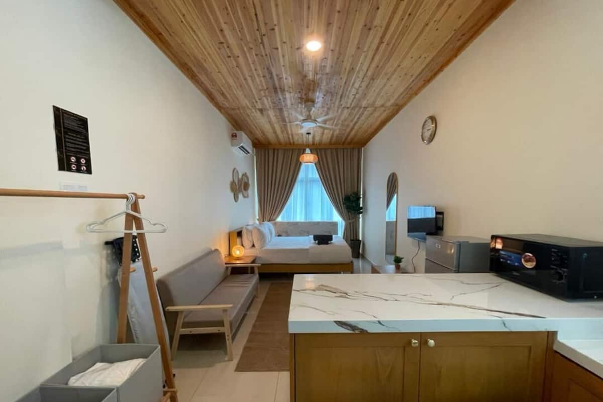 Japanese-style Studio, City View | Living area