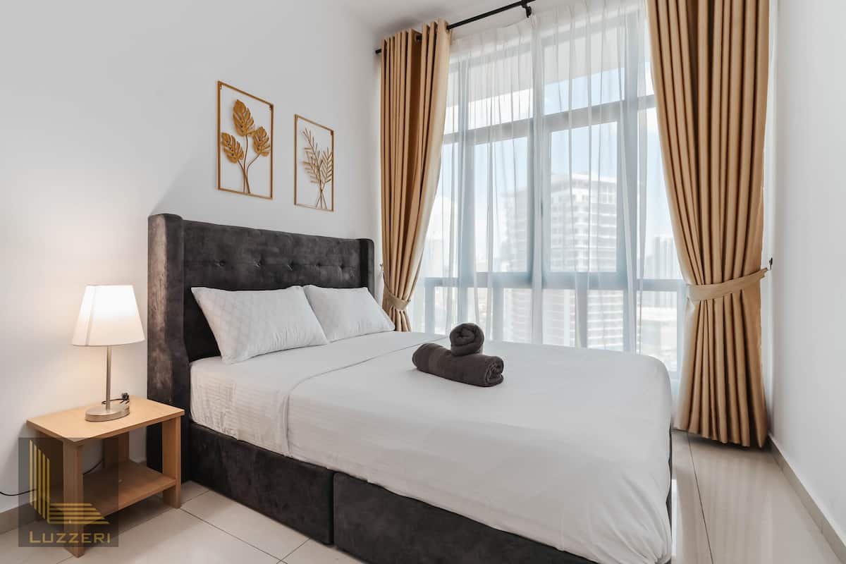 Gallery suite, 3 slaapkamers, uitzicht op stad | 3 slaapkamers, donzen dekbedden, verduisterende gordijnen
