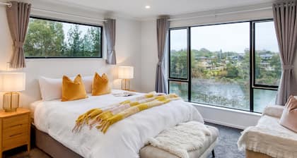 Wonderful River View - Brand New Home - 4 Bedrooms