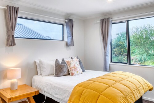 Wonderful River View - Brand New Home - 4 Bedrooms