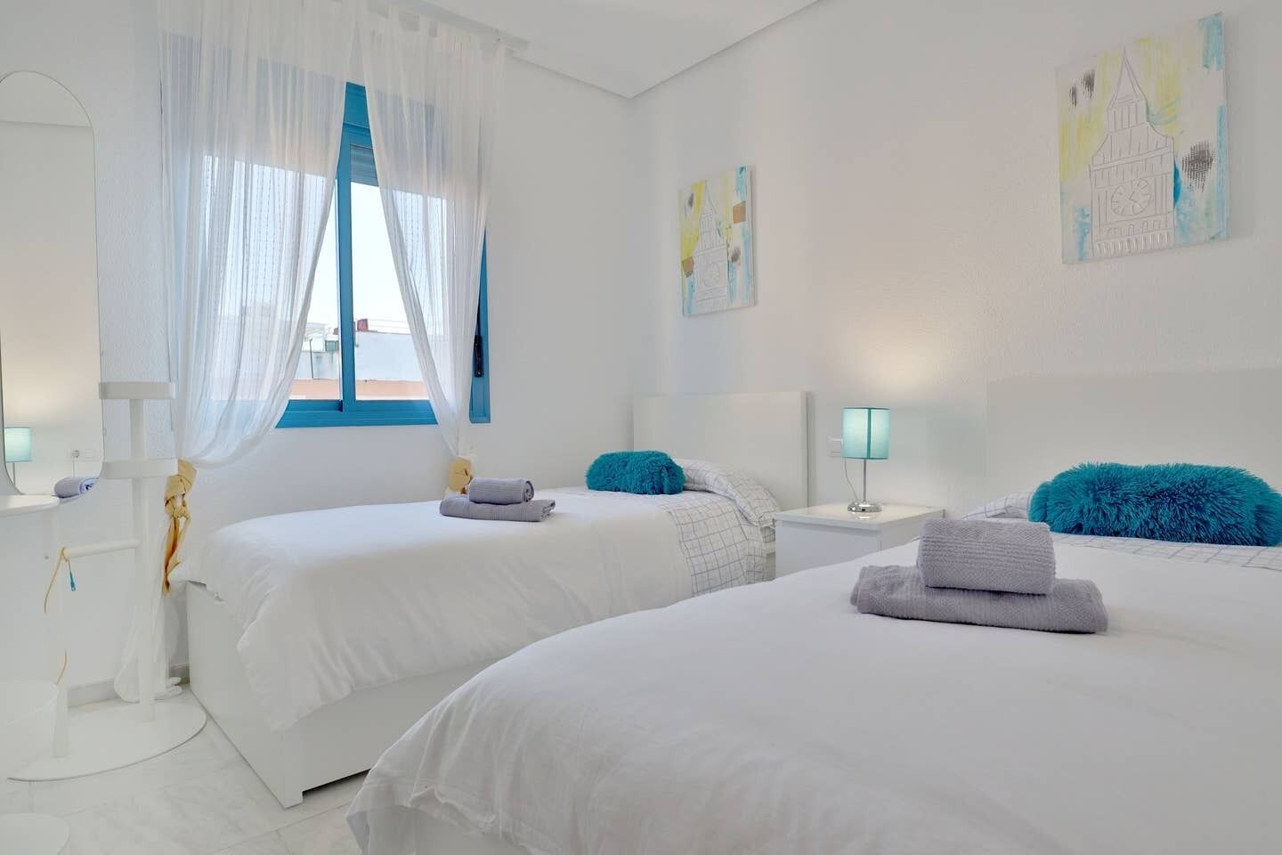 3 bedrooms, iron/ironing board, free WiFi, bed sheets