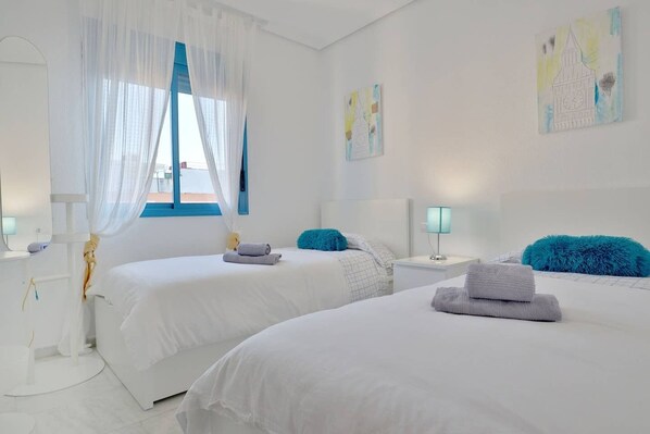 3 dormitorios, tabla de planchar con plancha, wifi gratis y ropa de cama