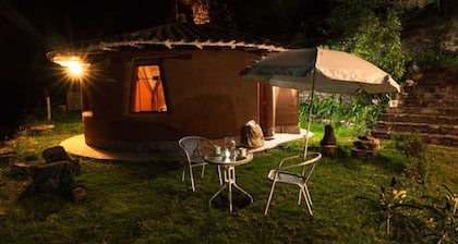 Cozy Adobe Home with Gorgeous River & Mountain View 10 min from town