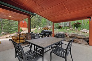 Outdoor dining - Relax, rejuvenate and recharge at Star Wrangler! (Westcliffe)