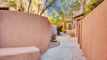 Enceinte de lâhĂ©bergement