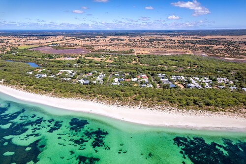 Ocean Pines: beachside family favourite in quiet leafy street