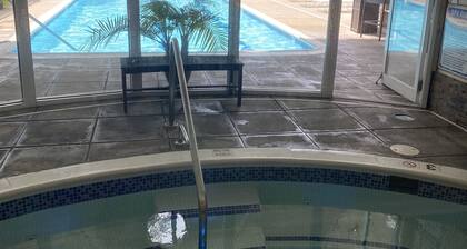 Beautiful condo on parklike spa property - near casinos and mystic!