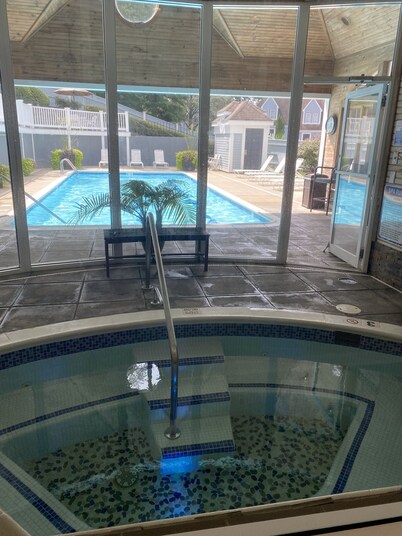 Beautiful condo on parklike spa property - near casinos and mystic!