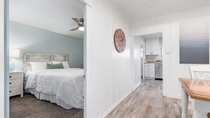 2 chambres, fer et planche à repasser, Wi-Fi, draps fournis