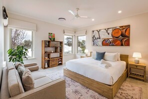 4 chambres, fer et planche à repasser, Wi-Fi, draps fournis