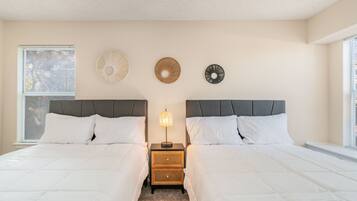 3 bedrooms, desk, free WiFi, bed sheets