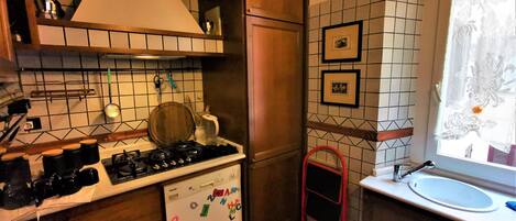 Refrigerador, horno, parrilla de estufa y lavavajillas