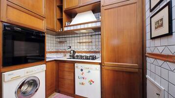 Kühlschrank, Ofen, Herdplatte, Geschirrspüler