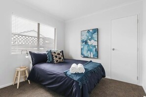 3 bedrooms, iron/ironing board, free WiFi, bed sheets