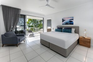 3 habitaciones, decoración personalizada y muebles diferentes 