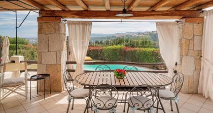 Villa Flor de Lis: Privater Swimmingpool in Punta Molara, 600 m vom Strand entfernt.