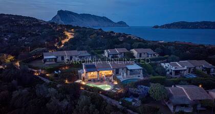 Villa Flor de Lis: Privater Swimmingpool in Punta Molara, 600 m vom Strand entfernt.