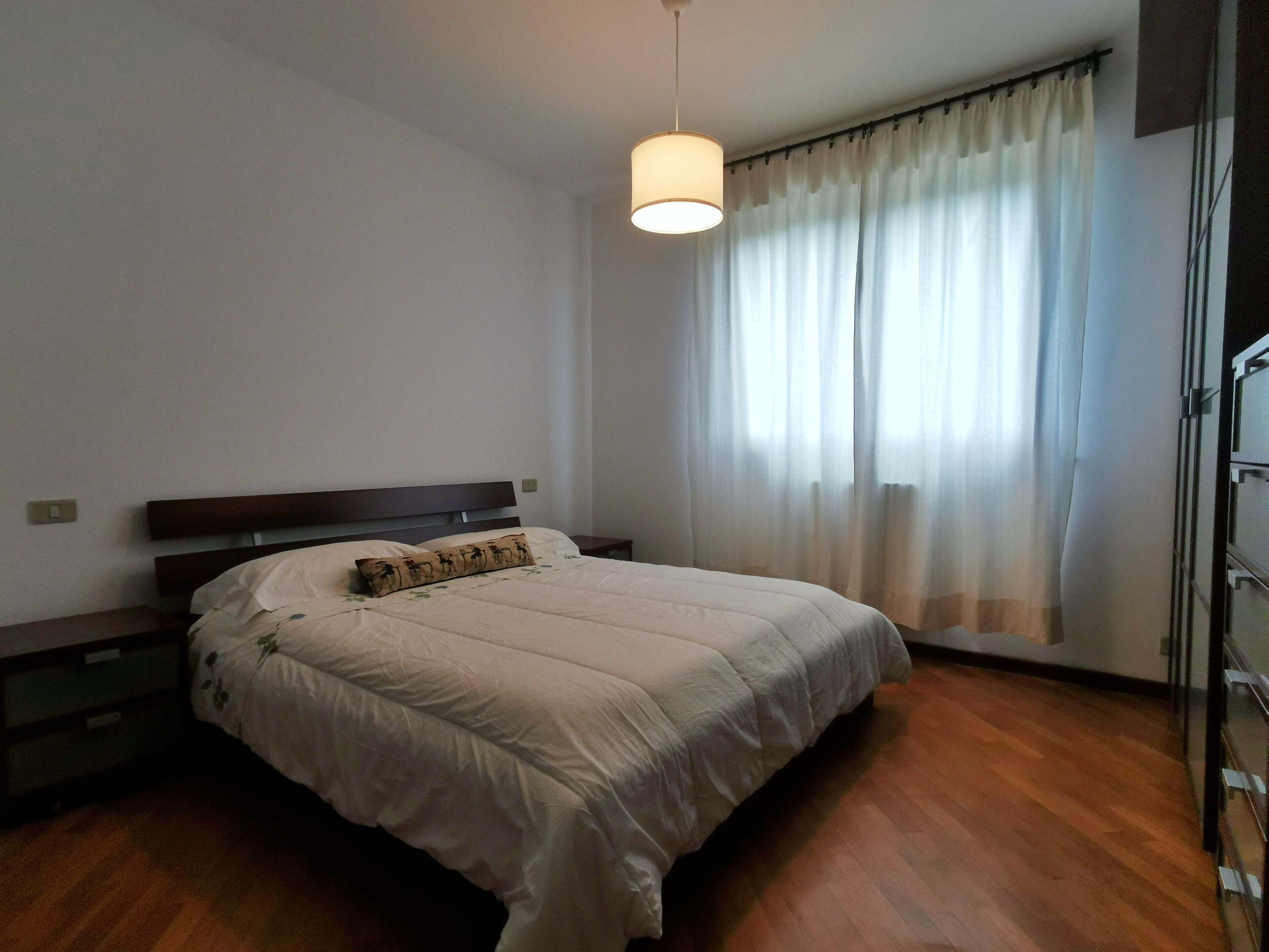 3 Schlafzimmer, Schreibtisch, Bügeleisen/Bügelbrett, WLAN