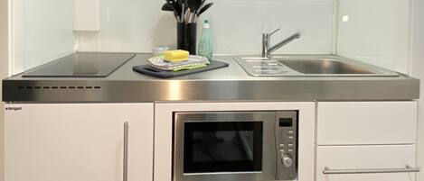 Refrigerador, microondas, parrilla de estufa y lavavajillas