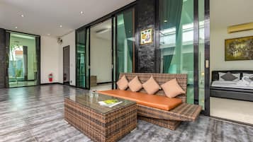 Villa | Terrace/patio