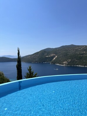 Alberca al aire libre 