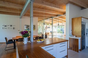 Dining - Villa Verdot – Exclusive Holiday Home with Heated Pool, Playground & BBQ Terrace (Bergvliet)