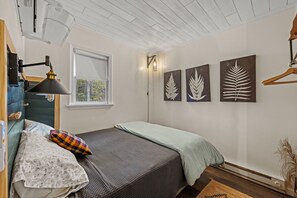 2 dormitorios, escritorio, wifi gratis y ropa de cama