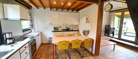 Fridge, microwave, oven