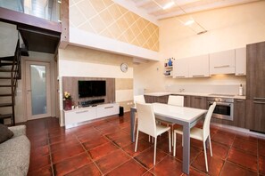 Basic Apartment | Living area