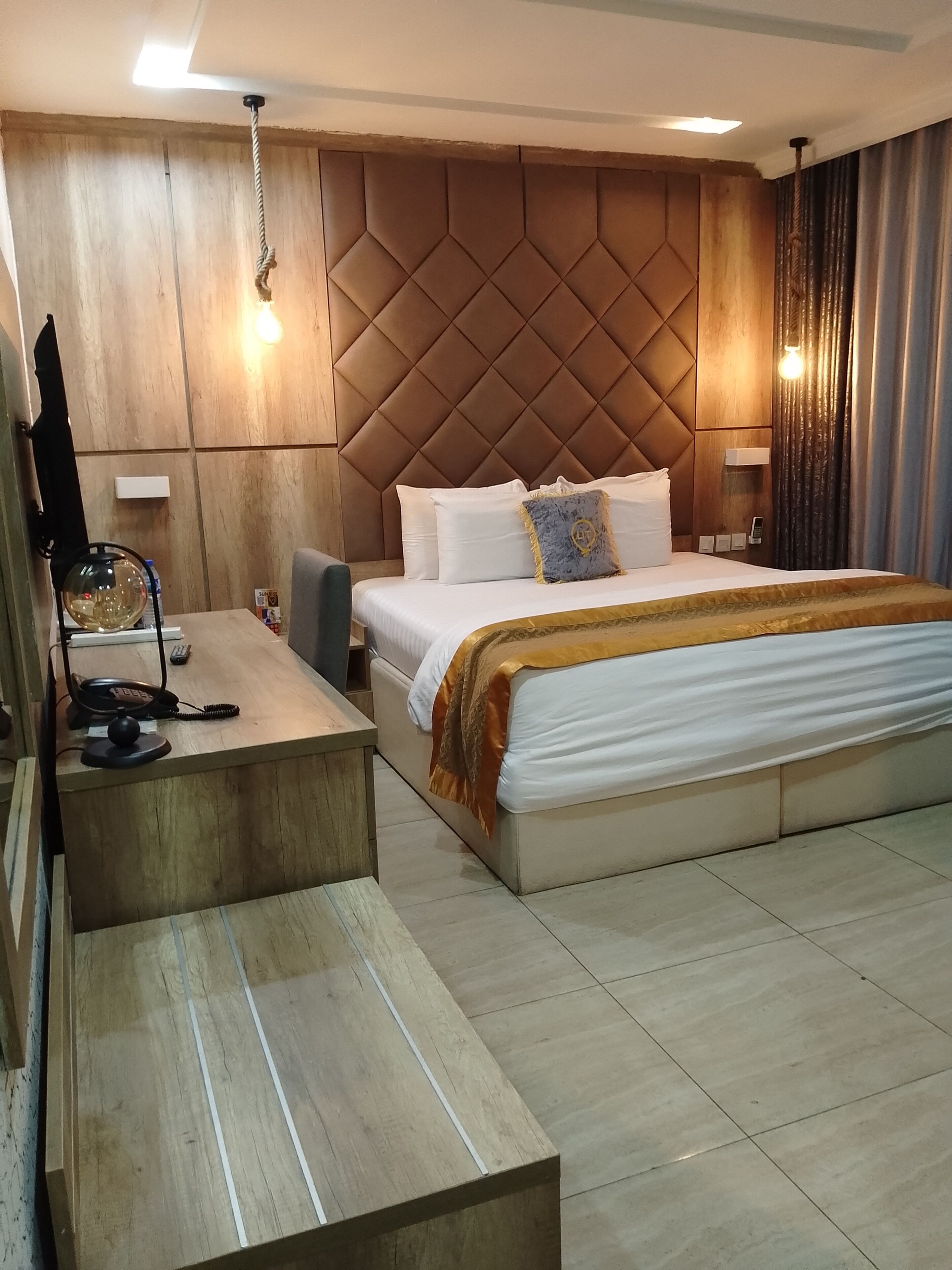 Premium bedding, Select Comfort beds, desk, laptop workspace